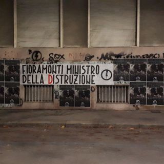 Striscione di Blocco Studentesco contro il ministro Fioramonti: &quot;Ministro della Distruzione&quot;