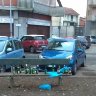bottiglie abbadonate e degrado