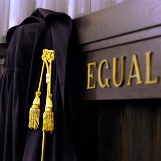 Tumore curato con erbe e psicologia, Corte d'appello di Torino conferma condanna per omepata