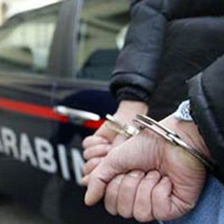 Spaccio di coca: in manette due colletti bianchi, coinvolto un poliziotto
