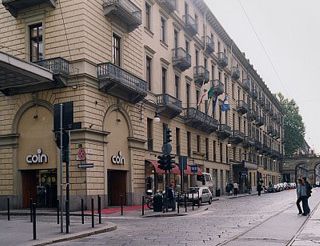 Torino: addio al punto &quot;Coin&quot; di via Lagrange
