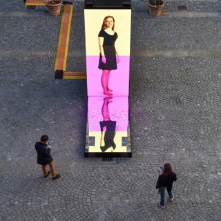 Livermore firma l'installazione multimediale &quot;Voci dall'Universo&quot; nel cortile del Rettorato [VIDEO]