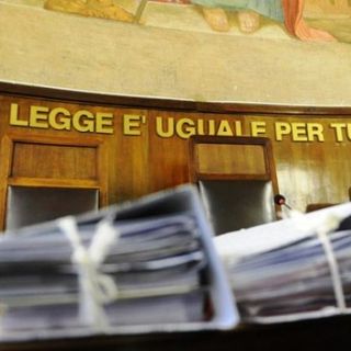 Torino, molesta ragazzine alle giostre, scarcerato perché era ubriaco