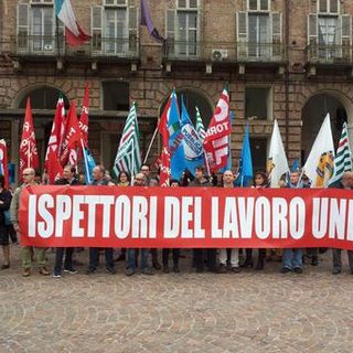 Protesta degli ispettori del lavoro davanti alla Prefettura: &quot; più sicurezza e risorse&quot;