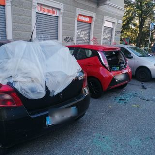 Troppi raid vandalici contro le auto in sosta: “Nessuno parcheggia più lungo la Dora” Troppi raid vandalici contro le auto in sosta: “Nessuno parcheggia più lungo la Dora”