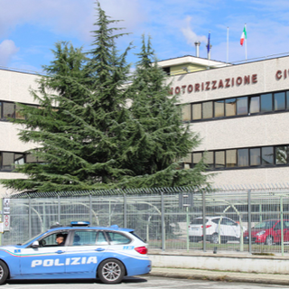 Smantellata organizzazione criminale per far ottenere la patente di guida agli stranieri: quattro arresti