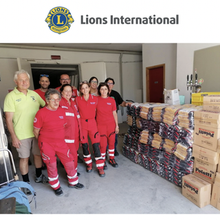 Bardonecchia: bottiglie d'acqua, pasta e altri viveri donati dal Lions International