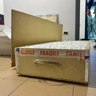 A The Others, l'artista Armando Lulaj spegne le luci della sua opera: &quot;Il dialogo internazionale si è fermato&quot;