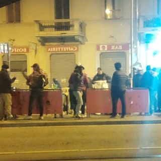 In Barriera di Milano spunta l’ennesimo suk abusivo: “Vendono vestiti e medicine” In Barriera di Milano spunta l’ennesimo suk abusivo: “Vendono vestiti e medicine”