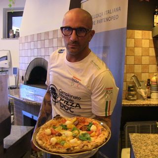 Al Confine fa il giro del mondo: la pizzeria e pinseria di chef Biagio Valerio arriva a Las Vegas [VIDEO]