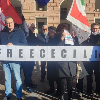 "Free Cecilia": il sit-in in piazza Castello a sostegno della giornalista arrestata in Iran "Free Cecilia": il sit-in in piazza Castello a sostegno della giornalista arrestata in Iran