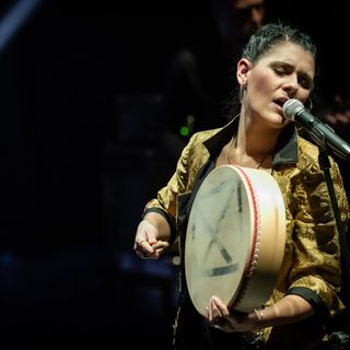 Flo in concerto al FolkClub con La canzone che ti devo