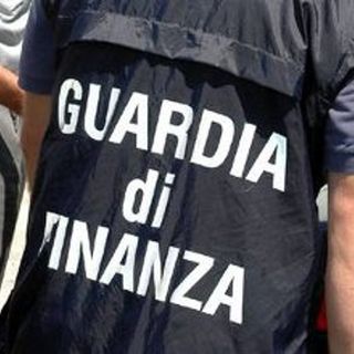 Il gruppo aveva portato via 78 borse da donna, sette orologi e gioielli: bottino da oltre 50mila euro