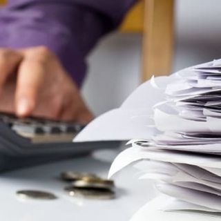 Caro bollette: abbassalo cercando nuove offerte in rete