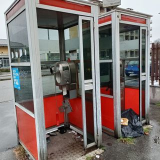 Iannò: &quot;Le vecchie cabine telefoniche tra degrado e dimissione&quot;