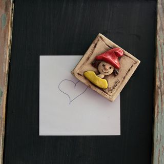 Le polaroid tornano in voga, anche la loro versione magnetica