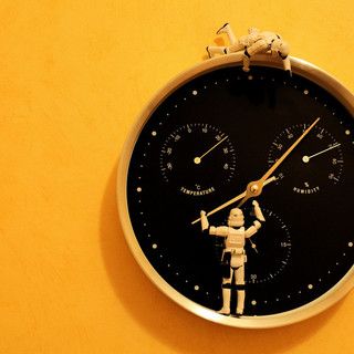 E' tempo di spostare le lancette in avanti: questa notte torna l’ora legale che l'Europa vuole abolire
