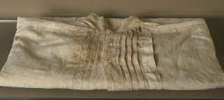 Santena, esposta al Memoriale Cavour la camicia funebre dello statista piemontese