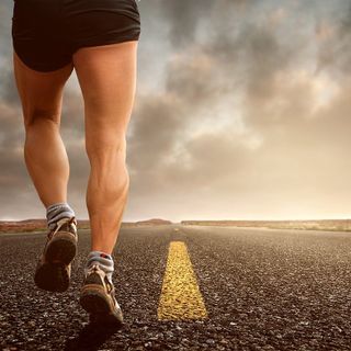 Camminare o correre: cosa dà i maggiori benefici per perdere peso