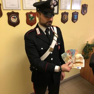 &quot;Sono un amico di tuo figlio&quot;: truffatore arrestato dopo una rapina a un 76enne (VIDEO)