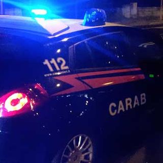 Luserna San Giovanni, danneggia e cosparge di benzina l’auto dell’ex moglie: poi se ne va senza incendiarla. Fermato dai Carabinieri