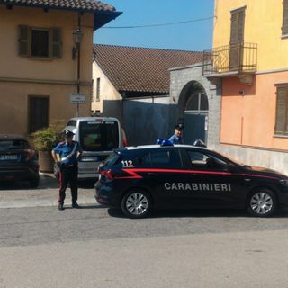 Chieri, forza la porta di casa e ruba due borse di valore: ladro arrestato dai carabinieri