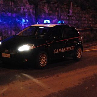 Alassio, una vacanza al mare diventa teatro di atti vandalici: 5 giovani denunciati