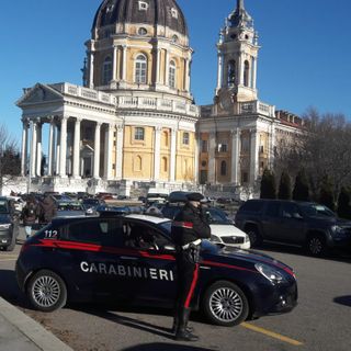Furti nelle auto parcheggiate davanti alla basilica di Superga, due sinti arrestati a San Mauro dopo un lungo inseguimento
