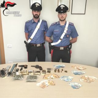 L'operazione tra Rivalta, Piossasco, Cumiana e Torino: trovate pistole rubate