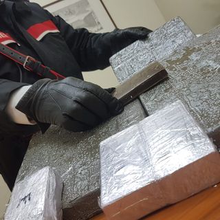 Controlli dei Carabinieri nel Torinese: in manette 3 spacciatori, chiuso un bar frequentato da pregiudicati