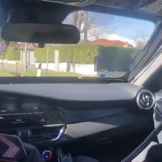 interno dell'auto dei carabinieri