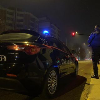 Auto dei carabinieri di notte