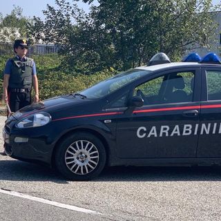 Perseguita la ex compagna e cerca di investirla, arrestato 32enne di Castellamonte