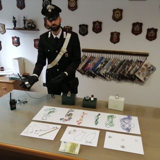 Cinque denunce per furto al campo nomadi di Rebaudengo: recuperati orologi e pietre preziose