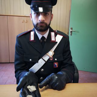 Tentano la truffa dello specchietto ai danni di una donna di 78 anni, ma vengono arrestati