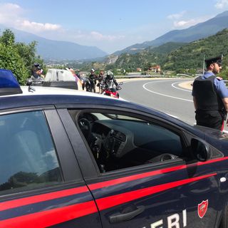 Hashish e cocaina prima di guidare: fermati tre uomini in Val di Susa