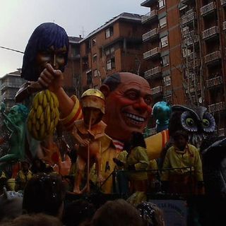 Dalla mascherina alle maschere, in corso Traiano cresce la voglia di Carnevale: “Festeggiamo contro la paura”