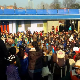 Tra maschere e indovinelli, il Carnevale di Mirafiori rilancia il commercio