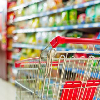 Inflazione: tabacchi, alimentari e servizi spingono i prezzi verso l'alto