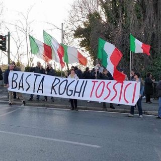 “Noi di Barriera” partecipa alla protesta davanti al campo rom di via Germagnano