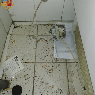 Sequestrati 155 kg di alimenti mal conservati in un locale di San Salvario