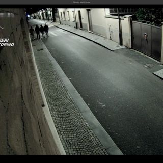 Mathi: ragazzini fanno esplodere una bomba carta per noia spaccando alcuni vetri dell'asilo