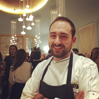 Chieri, cibo e solidarietà: uno chef insegna a cucinare senza sprechi