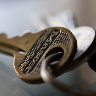 Corso Principe Oddone, poliziotti scoprono 96 grammi di cocaina nascosti in uno sgabuzzino