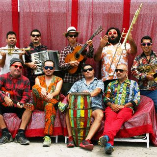 I re della &quot;cumbia&quot; arrivano in Italia: stasera live dei Chico Trujillo al Cap10100