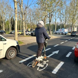 Corsia per le bici nel controviale di corso Trapani