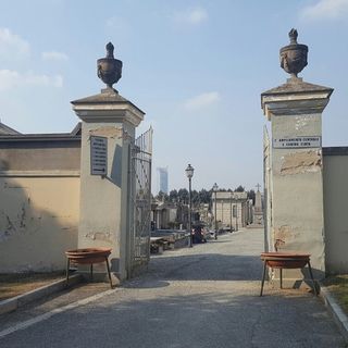 Commemorazione dei defunti a Torino: da oggi cimiteri aperti dalle 8,30 alle 17,30