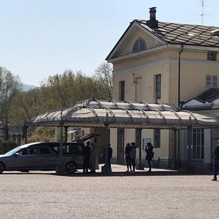 Silenzio e preghiera, l’ultimo saluto a chi muore durante la pandemia Coronavirus: “I defunti arrivano qui soli” [FOTO E VIDEO]