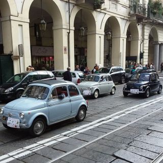 La festa delle &quot;500&quot; ha invaso il centro di Torino