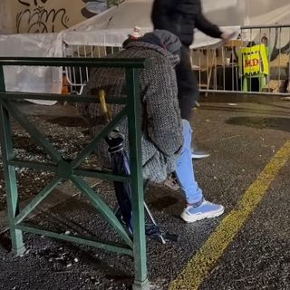 Corso Verona, la denuncia della Cgil: &quot;Persone in attesa in condizioni inumane&quot;